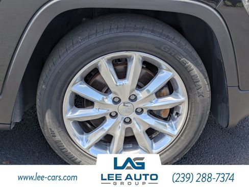 Used 2016 Jeep Cherokee Limited w/ Luxury Group FWD image 10
