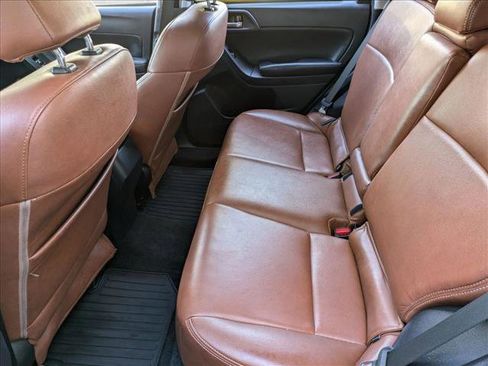 Used 2017 Subaru Forester 2.5i Limited image 18