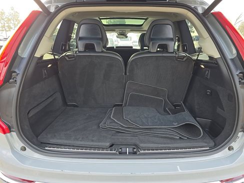 Used 2025 Volvo XC90 B5 Core AWD/4WD image 16