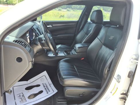 Used 2014 Chrysler 300 S AWD/4WD image 29