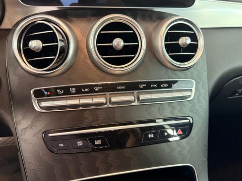 Used 2021 Mercedes-Benz GLC 300 image 26