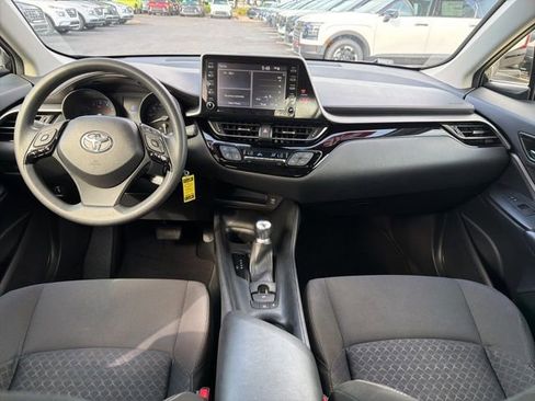 Used 2020 Toyota C-HR LE image 27