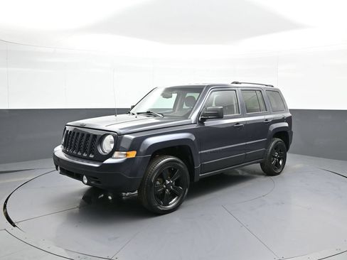 Used 2015 Jeep Patriot Sport w/ Power Value Group FWD image 10