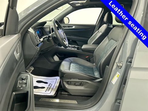 Used 2024 Volkswagen Atlas Cross Sport SEL Premium R-Line image 13