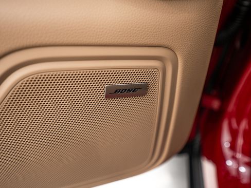 Certified 2026 Porsche Macan AWD/4WD image 18