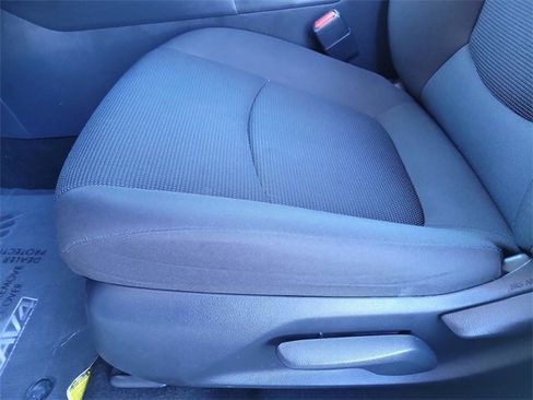 Used 2019 Toyota RAV4 LE image 20