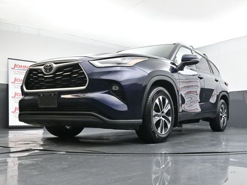 Used 2023 Toyota Highlander XLE image 38