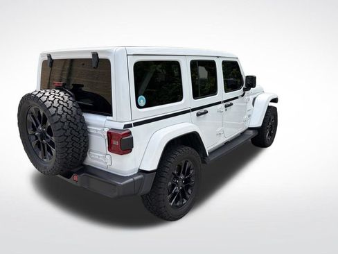 Used 2024 Jeep Wrangler Unlimited Sahara w/ Technology Group AWD/4WD image 8