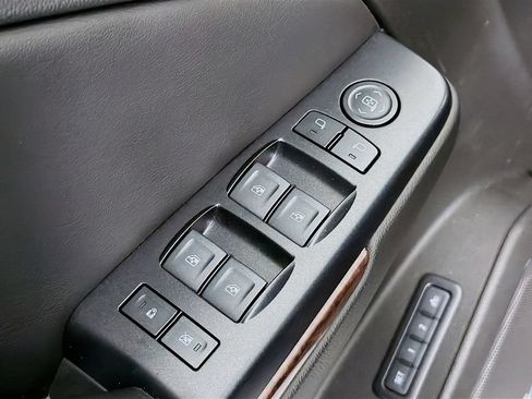 Used 2018 GMC Yukon SLT RWD image 21