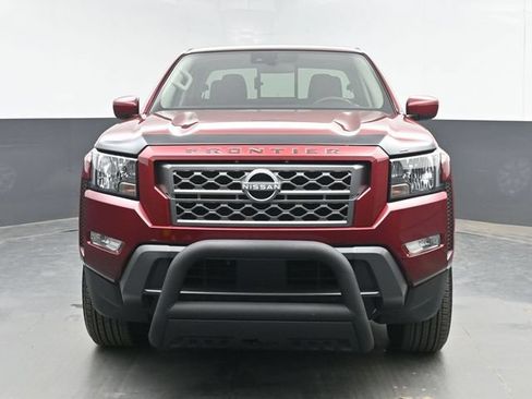 Used 2024 Nissan Frontier SV RWD image 3