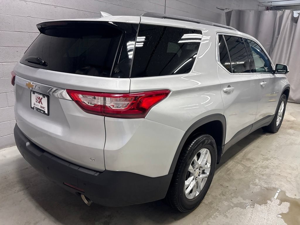 Used 2020 Chevrolet Traverse LT FWD image 2