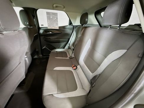 Used 2024 Chevrolet TrailBlazer LT w/ LT Cold Weather Package FWD image 25