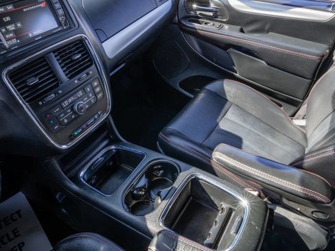 Used 2019 Dodge Grand Caravan GT image 23