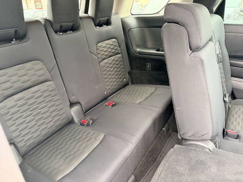 Used 2025 Nissan Pathfinder S FWD image 22