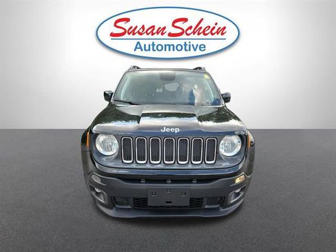 Used 2018 Jeep Renegade Latitude w/ Cold Weather Group FWD image 20