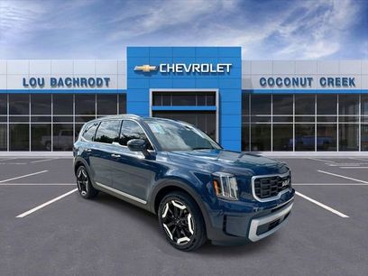 Used 2023 Kia Telluride S w/ S Sunroof Package