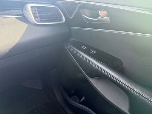 Used 2019 Kia Sorento S image 24