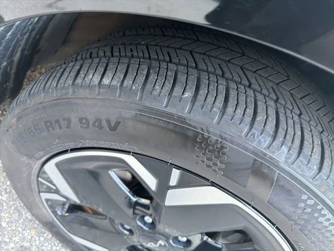 Used 2023 Kia Niro Wave w/ Wave Preserve Package FWD image 4