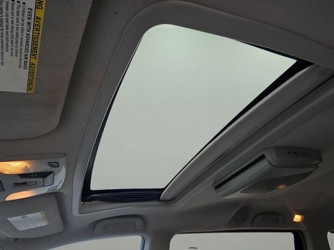 Used 2014 Toyota Sienna XLE image 22