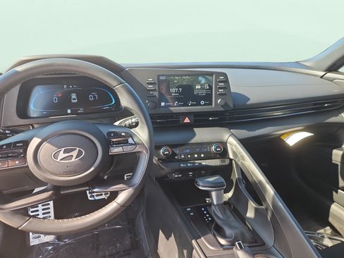Certified 2025 Hyundai Elantra Sport FWD image 9