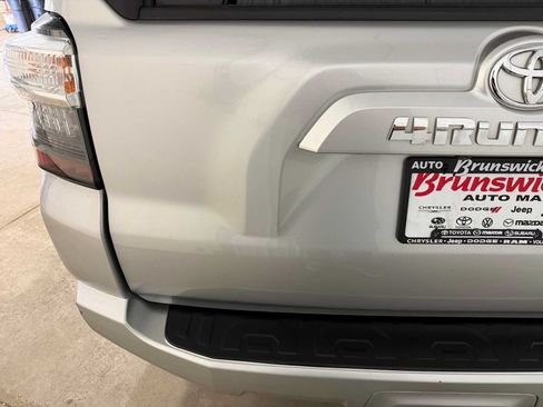 Used 2019 Toyota 4Runner SR5 Premium AWD/4WD image 17