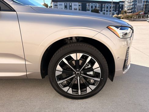 Used 2026 Volvo XC60 B5 Plus w/ Protection Package Premier AWD/4WD image 12