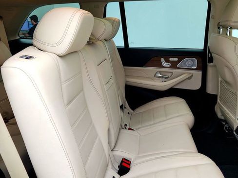 Used 2021 Mercedes-Benz GLS 580 4MATIC image 21