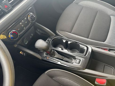 Used 2025 Chevrolet TrailBlazer LT image 39