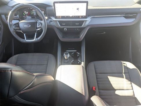 Used 2025 Ford Explorer ST-Line image 31