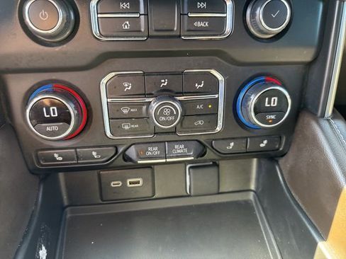 Used 2022 Chevrolet Suburban Z71 w/ Z71 Off-Road Package image 26