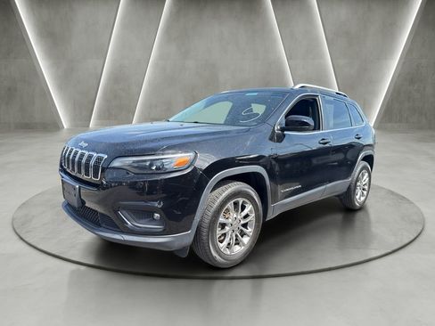 Used 2021 Jeep Cherokee Latitude Plus AWD/4WD image 3