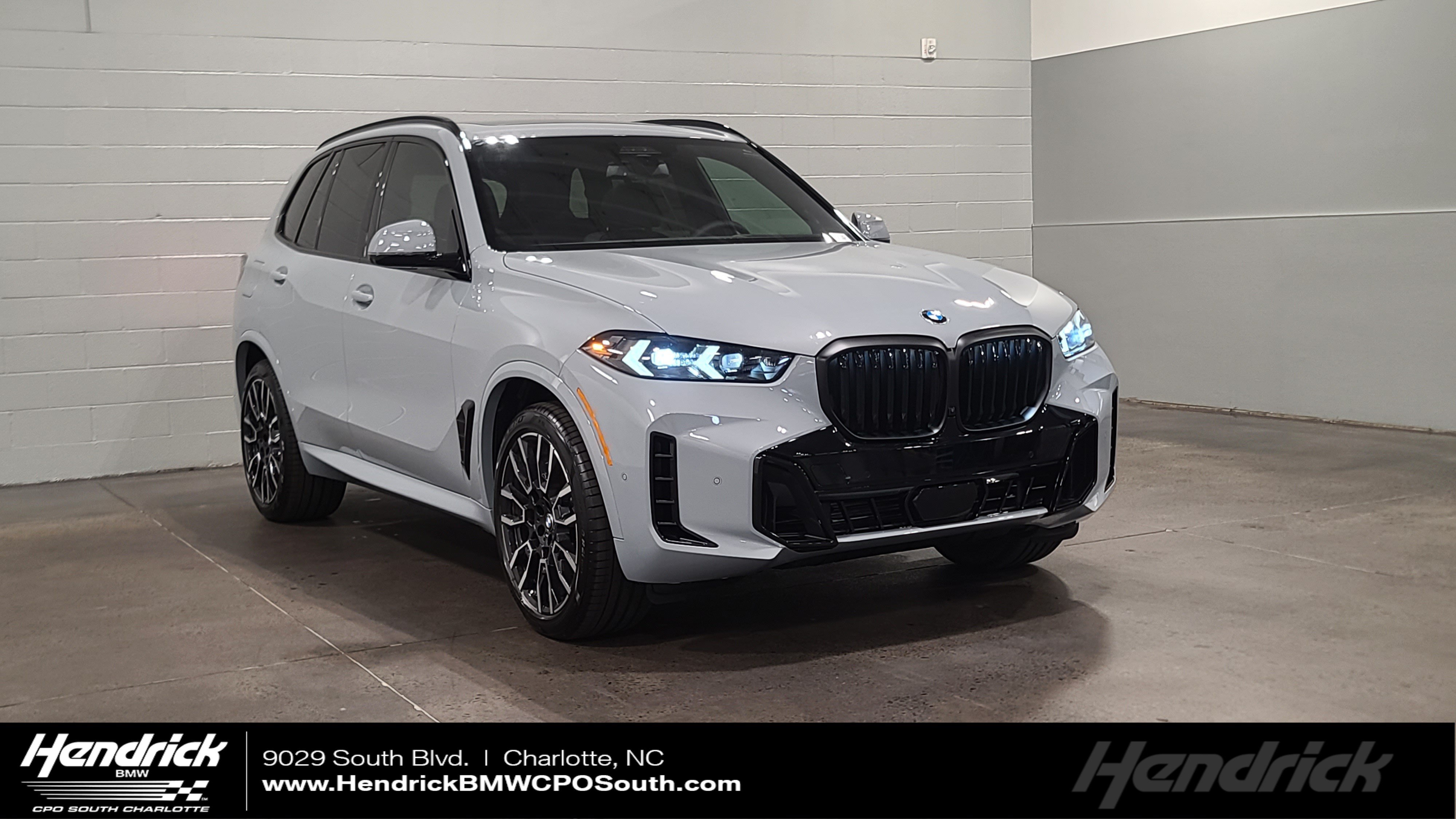 Used 2026 BMW X5 xDrive40i w/ M Sport Package AWD/4WD image 1