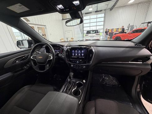 Used 2022 Chevrolet Traverse LT FWD image 35