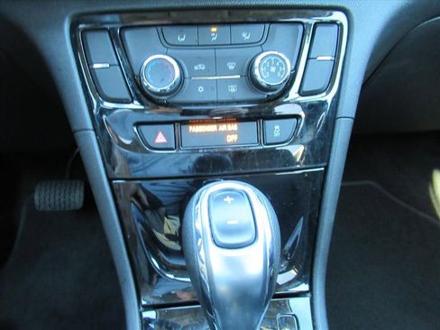 Used 2022 Buick Encore Preferred w/ Safety Package FWD image 23