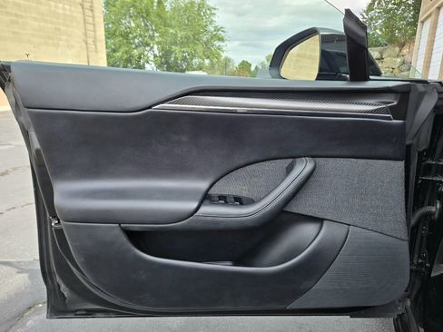 Used 2021 Tesla Model S Plaid image 14