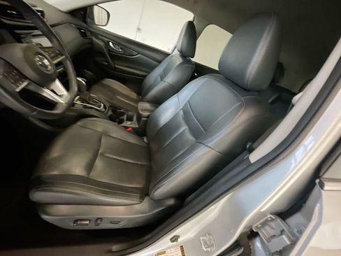 Used 2019 Nissan Rogue SL image 11