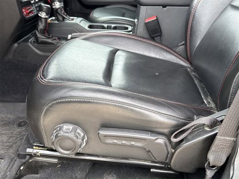 Used 2022 Jeep Gladiator Rubicon w/ LED Lighting Group image 13