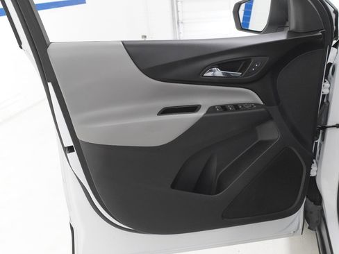 Used 2023 Chevrolet Equinox LS w/ Driver Confidence II Package FWD image 12
