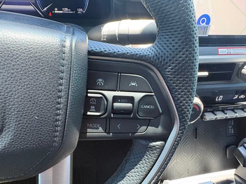 Used 2025 Toyota Tacoma TRD Off-Road AWD/4WD image 23