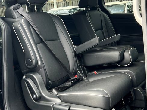 Used 2024 Honda Odyssey Elite image 11