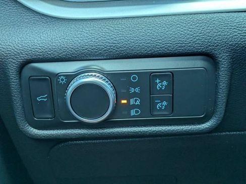 Used 2020 Ford Explorer XLT RWD image 22
