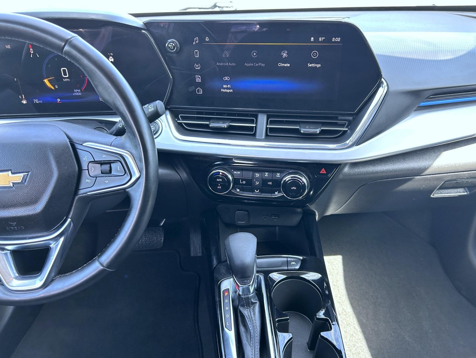 Used 2025 Chevrolet Trax LT w/ Driver Confidence Package FWD image 12