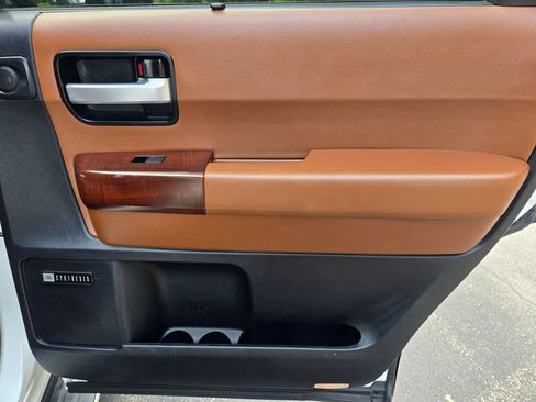 Used 2017 Toyota Sequoia Platinum RWD image 16