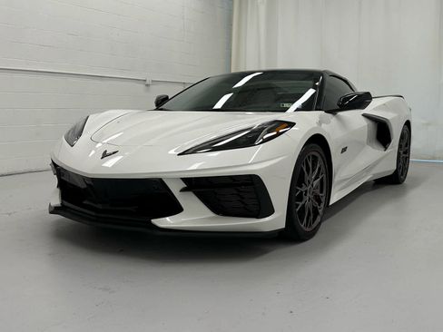 Used 2023 Chevrolet Corvette Stingray Premium Conv w/ Z51 Performance Package RWD image 11