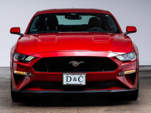 Used 2021 Ford Mustang GT RWD image 2