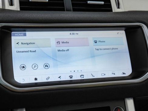 Used 2017 Land Rover Range Rover Evoque SE Premium image 25