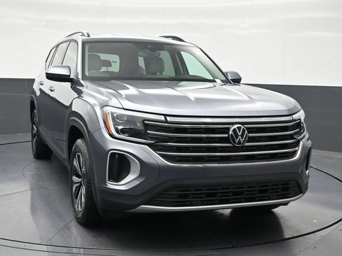 Used 2024 Volkswagen Atlas SE FWD image 8