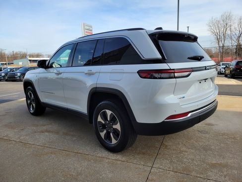 Used 2023 Jeep Grand Cherokee 4WD 4xe w/ Luxury Tech Group II image 3