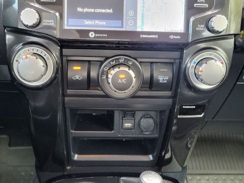 Used 2020 Toyota 4Runner TRD Off-Road Premium w/ Moonroof Package AWD/4WD image 18