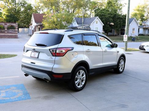 Used 2018 Ford Escape SE AWD/4WD image 7